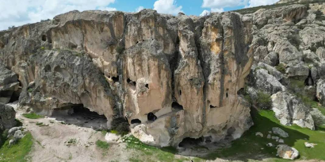 3.000 yıllık tarihe ziyaretler başladı: Açık hava müzesini andırıyor, ziyaretçiler akın ediyor 2